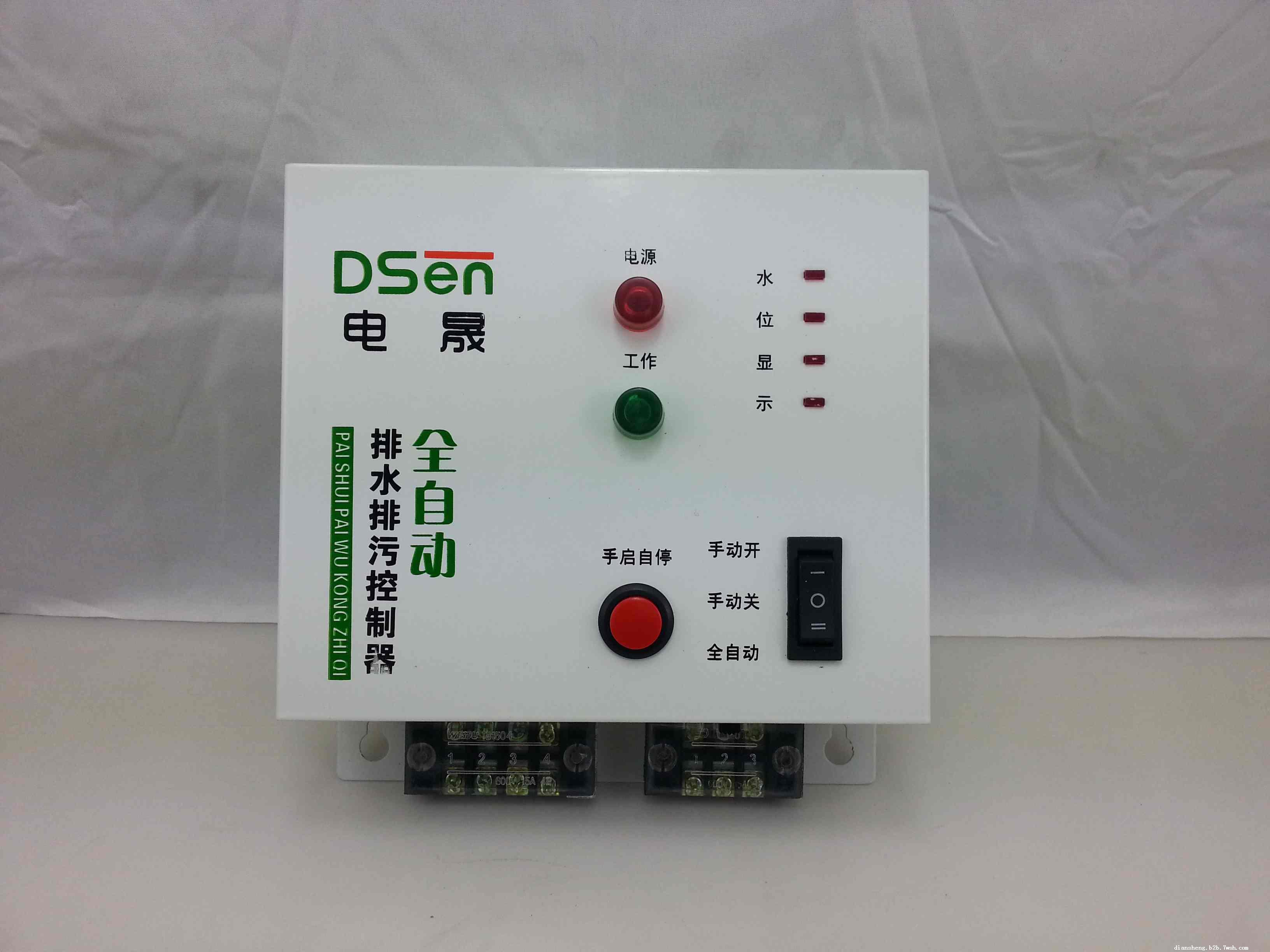 电晟水塔水位控制器是家庭、学校、工业用水必备产品:抽水功能:自动控制水泵或者电磁阀自动上水,水满自动停水。节省水资源,有缺水保护,防止水源没水时水泵空转,烧坏电机;排水功能:高水位时自动启动水泵或者电磁阀开始排水,到达最低水位,自动停止电机工作;全过程自动控制,一键实现所有功能,方便又实用.